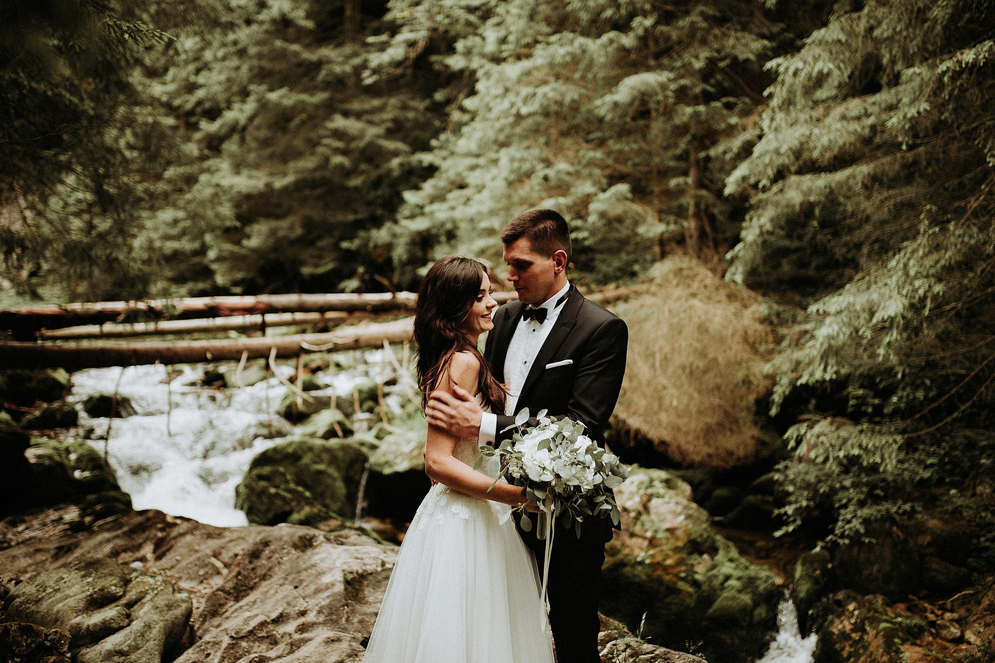 wedding photo shooting in mountains poland