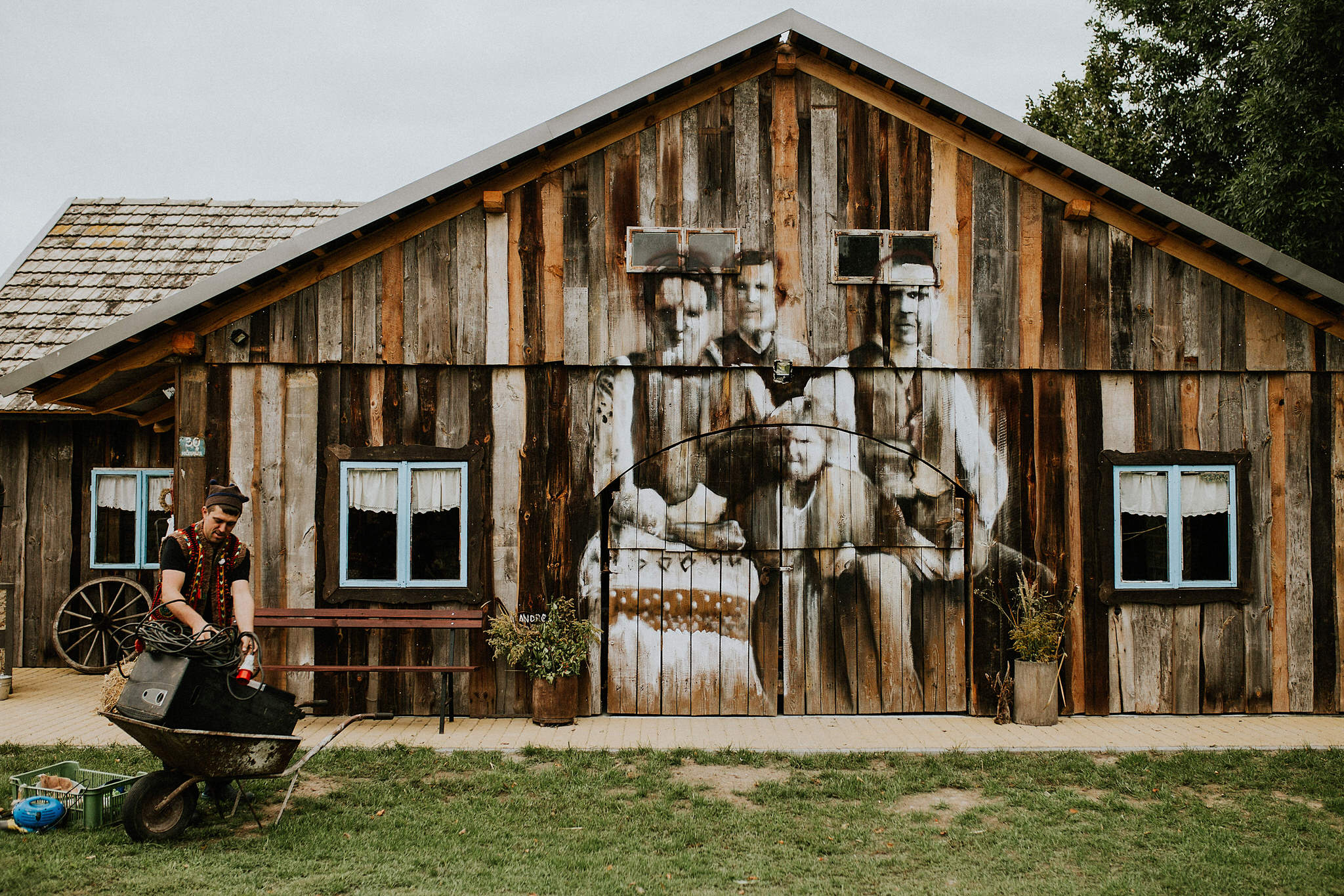 Wedding in barn and granary in the countryside - Chutor Gorajec