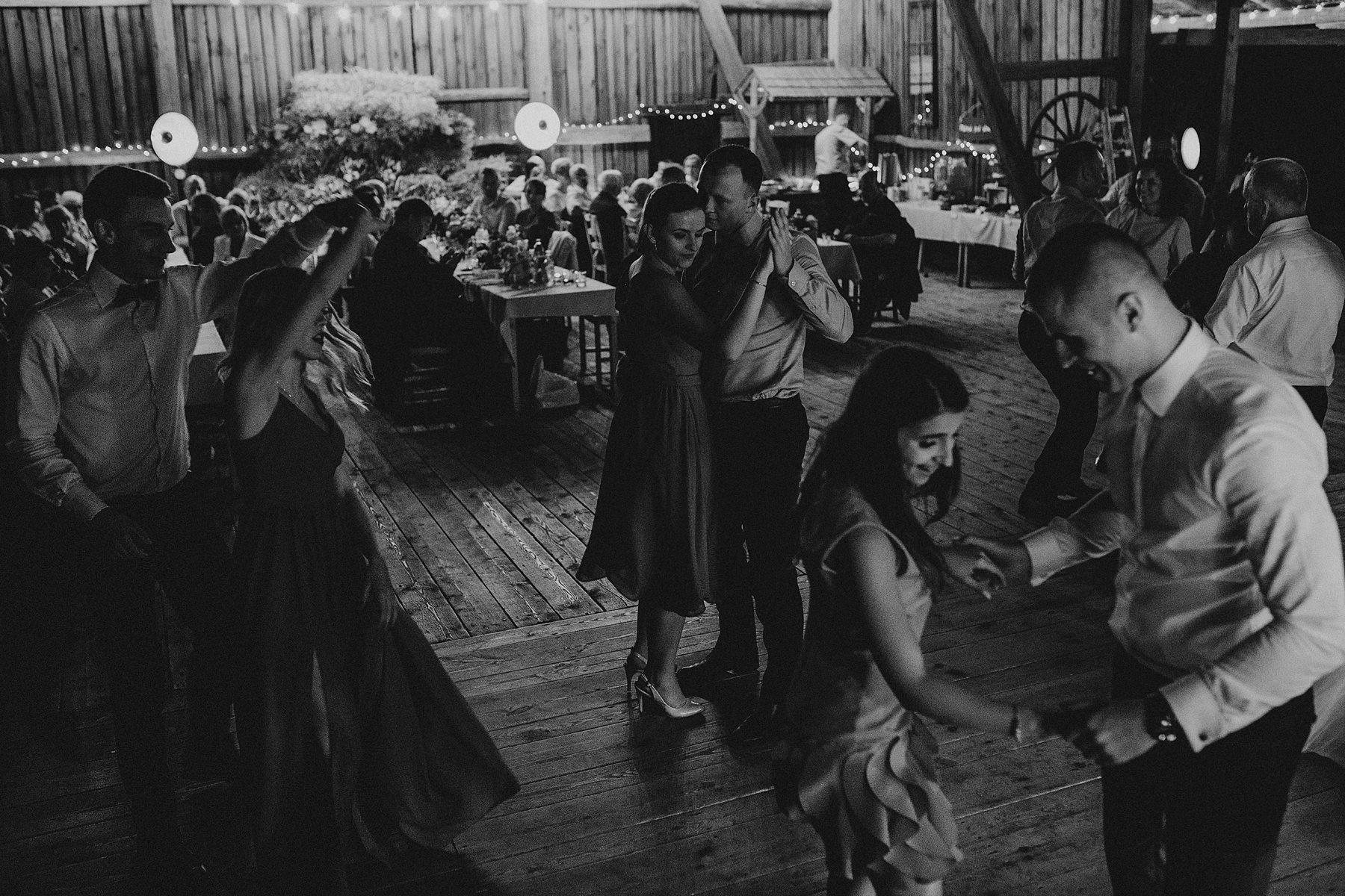 288 folwark wiazy wesele w stodole krakow slub plenerowy fotograf slubny karol nycz photography