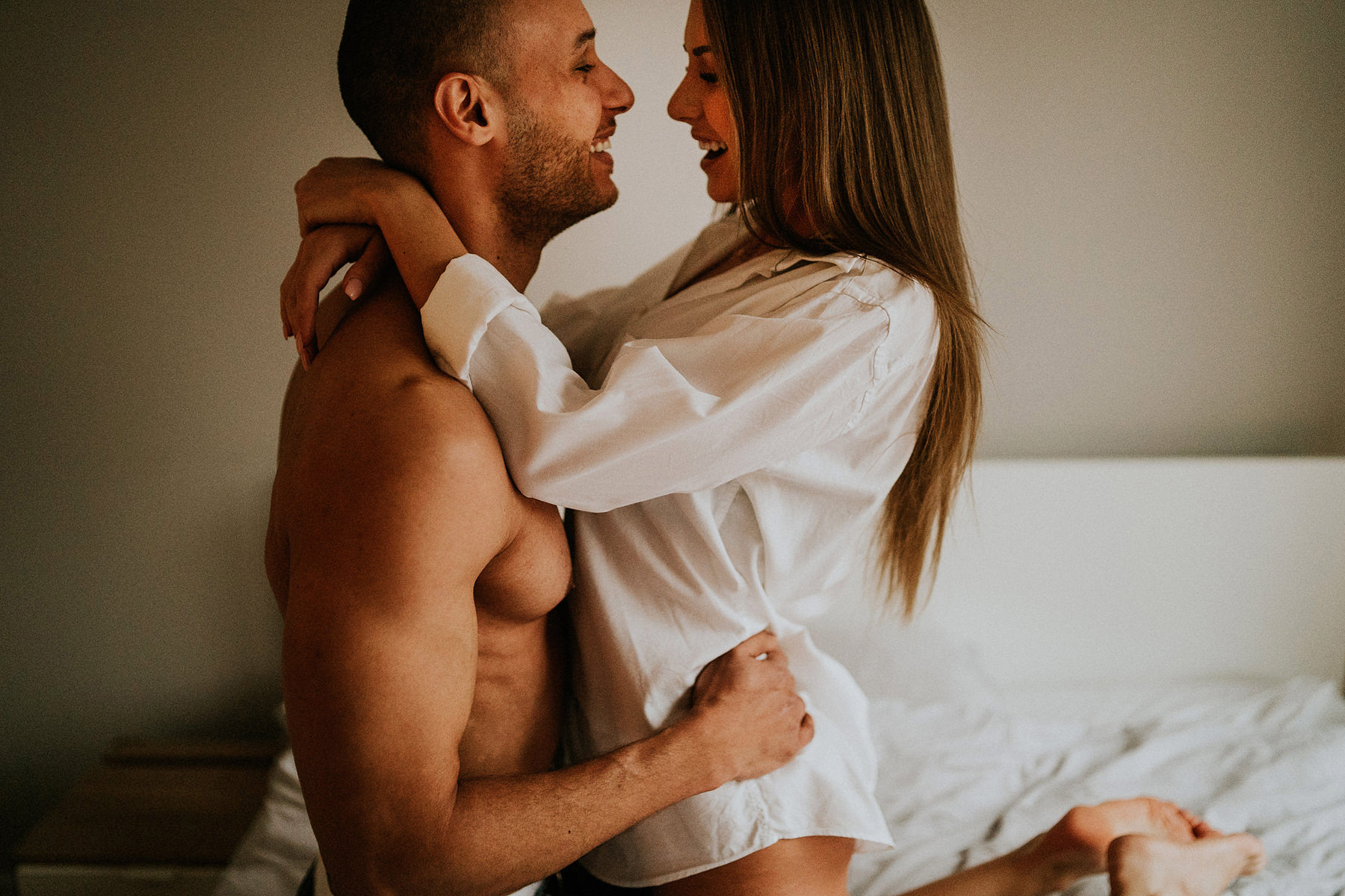 Intimate photo session in an apartment in Krakow