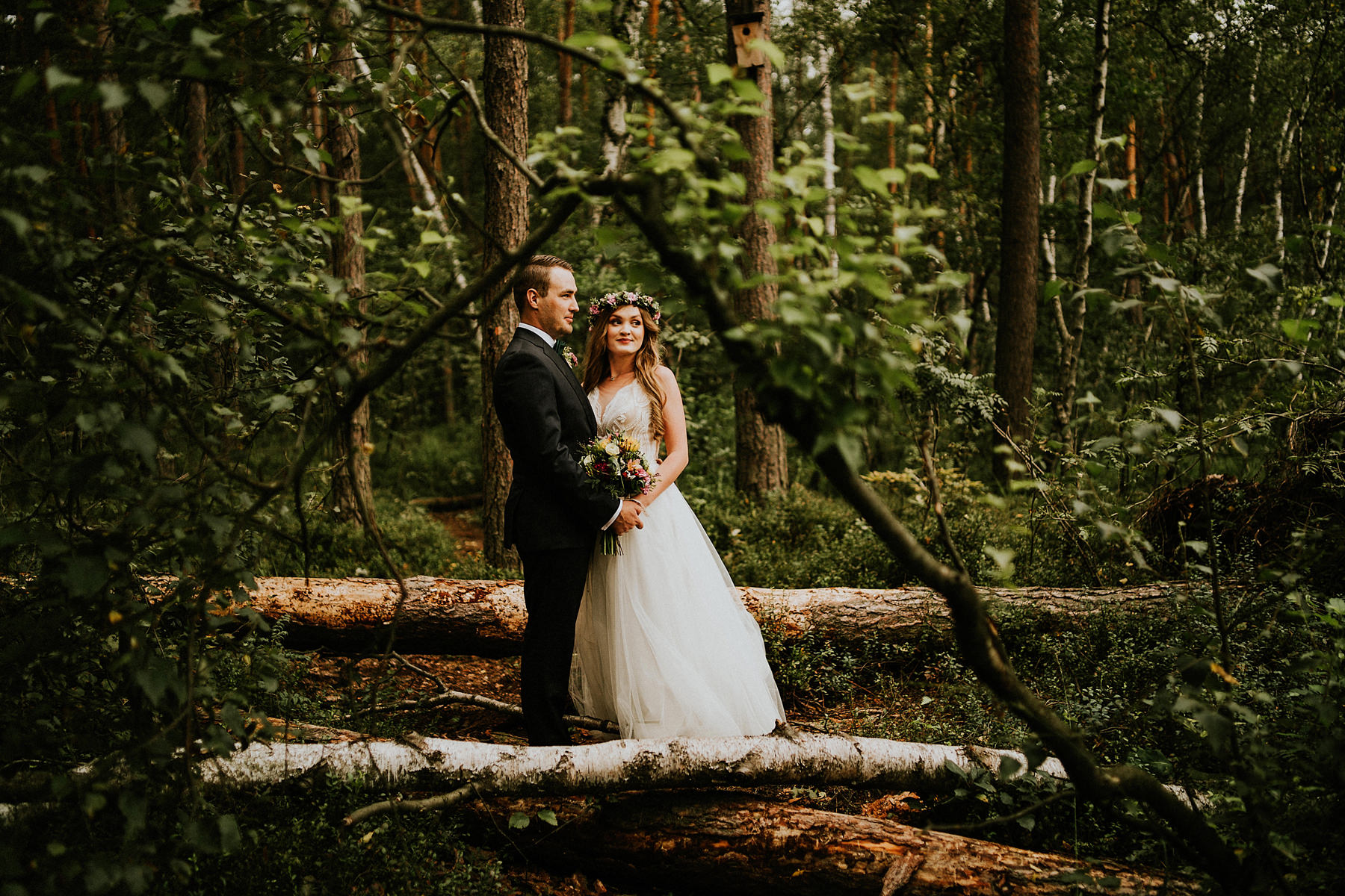 Niepołomice Forest wedding photosession