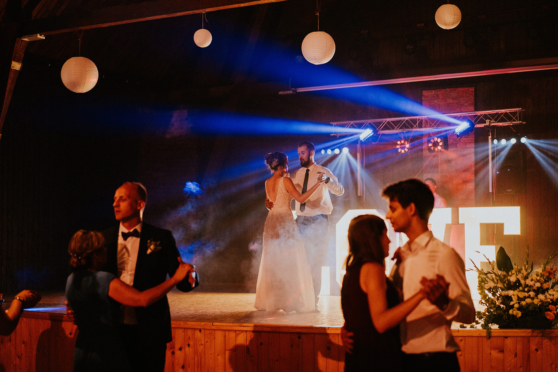 094 stodola ciezkowice wesele kasna dolna fotograf slubny krakow wedding photographer karol nycz