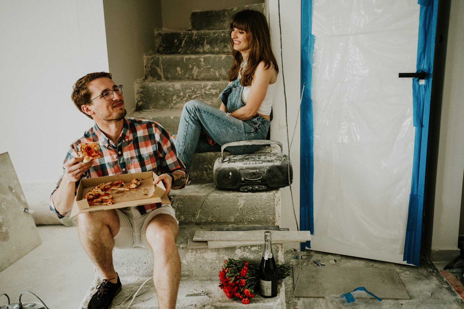 030 sesja na budowie fotografia slubna krakow karol nycz malowanie pizza